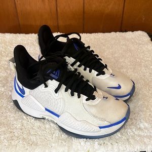 Nike PG5 size 4
